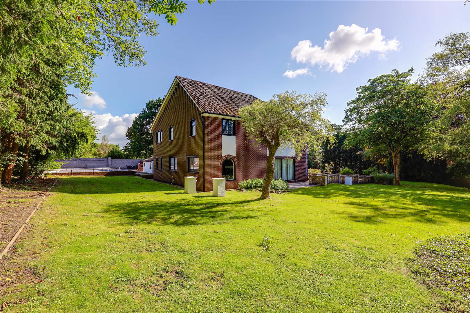 Hillandale, Pen-Y-Turnpike Road, Dinas Powys, Vale of Glamorgan, CF64 4HG